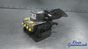 Gebruikte ABS Pomp Kia Stonic Prijs € 275,00 Margeregeling aangeboden door Klein Gunnewiek Autodemontage & Motorentechniek