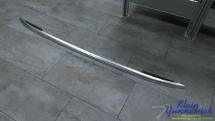 Gebruikte Roofrail rechts Volkswagen Tiguan Prijs € 75,00 Margeregeling aangeboden door Klein Gunnewiek Autodemontage & Motorentechniek