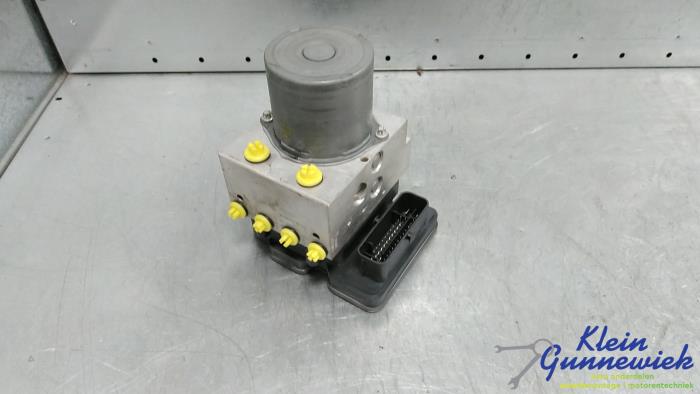 Gebruikte ABS Pomp Mercedes S-Klasse Prijs € 326,00 Margeregeling aangeboden door Klein Gunnewiek Autodemontage & Motorentechniek