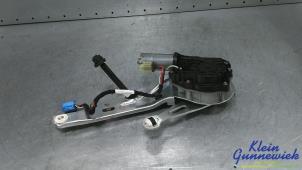 Gebruikte Achterklep motor Mercedes S-Klasse Prijs € 195,00 Margeregeling aangeboden door Klein Gunnewiek Autodemontage & Motorentechniek