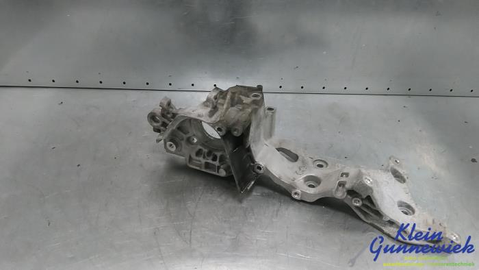 Gebruikte Dynamosteun onder Seat Leon Prijs € 40,00 Margeregeling aangeboden door Klein Gunnewiek Autodemontage & Motorentechniek