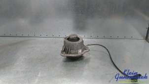 Gebruikte Motorsteun Mercedes S-Klasse Prijs € 60,00 Margeregeling aangeboden door Klein Gunnewiek Autodemontage & Motorentechniek