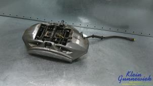 Gebruikte Remklauw (Tang) rechts-voor Mercedes S-Klasse Prijs € 150,00 Margeregeling aangeboden door Klein Gunnewiek Autodemontage & Motorentechniek