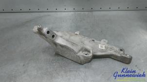 Gebruikte Motorsteun Mercedes S-Klasse Prijs € 45,00 Margeregeling aangeboden door Klein Gunnewiek Autodemontage & Motorentechniek