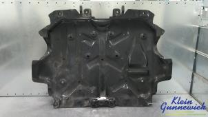 Gebruikte Motor Beschermplaat Mercedes S-Klasse Prijs € 95,00 Margeregeling aangeboden door Klein Gunnewiek Autodemontage & Motorentechniek