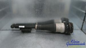 Gebruikte Achterpoot links Mercedes S-Klasse Prijs € 395,00 Margeregeling aangeboden door Klein Gunnewiek Autodemontage & Motorentechniek