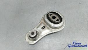 Gebruikte Motorsteun Renault Trafic Prijs € 30,00 Margeregeling aangeboden door Klein Gunnewiek Autodemontage & Motorentechniek