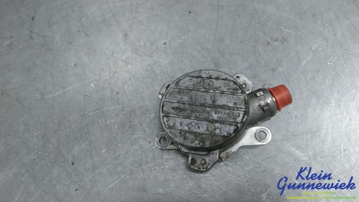 Gebruikte Vacuumpomp (Diesel) Renault Trafic Prijs € 25,00 Margeregeling aangeboden door Klein Gunnewiek Autodemontage & Motorentechniek