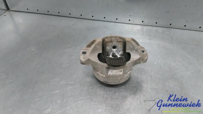 Gebruikte Motorsteun Porsche Panamera Prijs € 117,00 Margeregeling aangeboden door Klein Gunnewiek Autodemontage & Motorentechniek