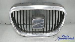 Gebruikte Grille Seat Altea Prijs € 45,00 Margeregeling aangeboden door Klein Gunnewiek Autodemontage & Motorentechniek