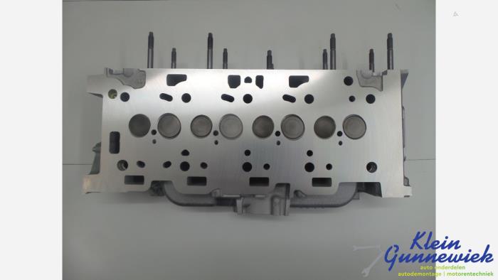 Cilinderkop van een Ford Transit Connect 2013