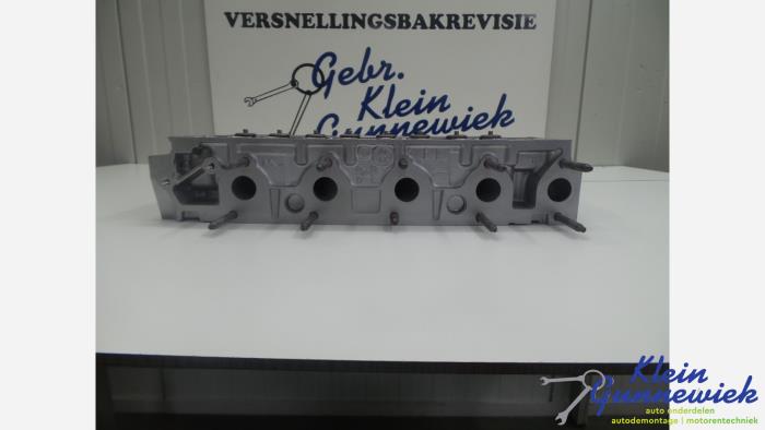 Cilinderkop van een Ford Transit Connect 2013