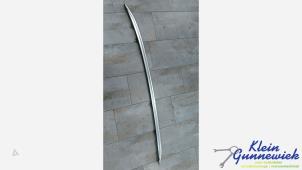 Gebruikte Dakrail links Mercedes GLA Prijs € 90,00 Margeregeling aangeboden door Klein Gunnewiek Autodemontage & Motorentechniek