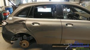 Gebruikte Portier 4Deurs rechts-achter Mercedes B-Klasse Prijs € 395,00 Margeregeling aangeboden door Klein Gunnewiek Autodemontage & Motorentechniek