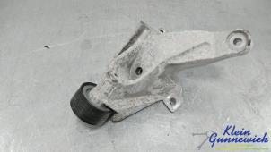 Gebruikte Dynamosteun onder Mercedes B-Klasse Prijs € 55,00 Margeregeling aangeboden door Klein Gunnewiek Autodemontage & Motorentechniek