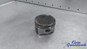 Gebruikte Zuiger Renault Twingo Prijs € 75,00 Margeregeling aangeboden door Klein Gunnewiek Autodemontage & Motorentechniek