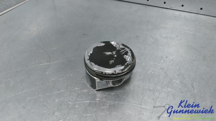 Gebruikte Zuiger Volkswagen Golf Prijs € 133,00 Margeregeling aangeboden door Klein Gunnewiek Autodemontage & Motorentechniek