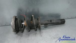 Gebruikte Schokdemperpoot rechts-voor BMW 2-Serie Prijs € 75,00 Margeregeling aangeboden door Klein Gunnewiek Autodemontage & Motorentechniek