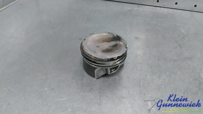 Gebruikte Zuiger Audi A4 Prijs € 77,00 Margeregeling aangeboden door Klein Gunnewiek Autodemontage & Motorentechniek