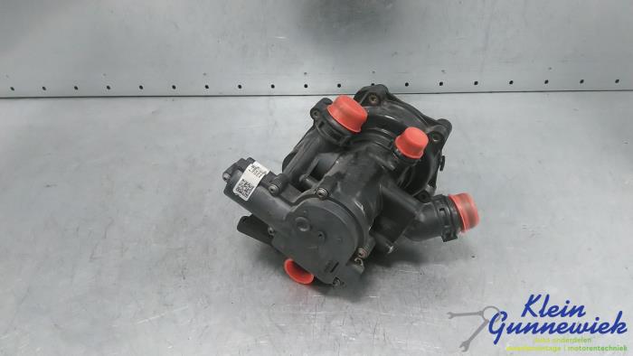 Gebruikte Waterpomp Volkswagen E-Golf Prijs € 229,00 Margeregeling aangeboden door Klein Gunnewiek Autodemontage & Motorentechniek