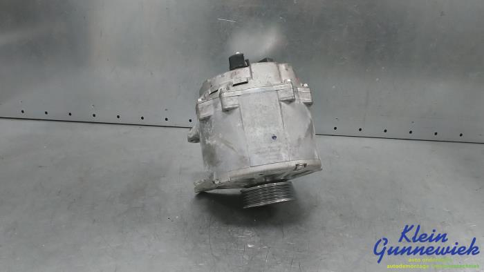 Dynamo van een Audi S8 2016