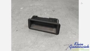 Gebruikte Achterklep Handgreep BMW 3-Serie Prijs € 15,00 Margeregeling aangeboden door Klein Gunnewiek Autodemontage & Motorentechniek