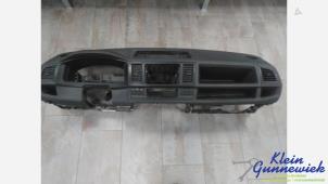 Gebruikte Dashboard Volkswagen Transporter Prijs € 395,00 Margeregeling aangeboden door Klein Gunnewiek Autodemontage & Motorentechniek