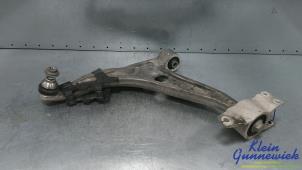 Gebruikte Draagarm onder links-voor Mercedes A-Klasse Prijs € 175,00 Margeregeling aangeboden door Klein Gunnewiek Autodemontage & Motorentechniek