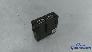 Gebruikte AUX/USB aansluiting Audi RS3 Prijs € 20,00 Margeregeling aangeboden door Klein Gunnewiek Autodemontage & Motorentechniek