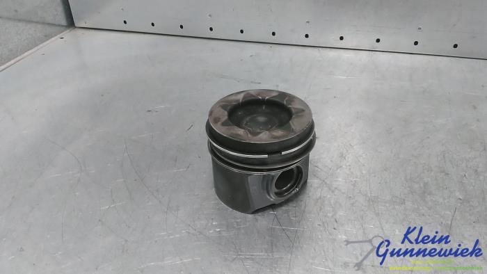 Gebruikte Zuiger Ford Kuga Prijs € 68,00 Margeregeling aangeboden door Klein Gunnewiek Autodemontage & Motorentechniek