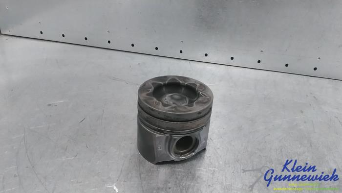 Gebruikte Zuiger Ford Kuga Prijs € 68,00 Margeregeling aangeboden door Klein Gunnewiek Autodemontage & Motorentechniek