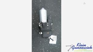 Gebruikte Schuifdak Motor BMW 3-Serie Prijs € 30,00 Margeregeling aangeboden door Klein Gunnewiek Autodemontage & Motorentechniek
