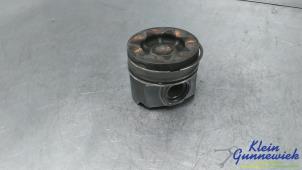 Gebruikte Zuiger Opel Vivaro Prijs € 85,00 Margeregeling aangeboden door Klein Gunnewiek Autodemontage & Motorentechniek