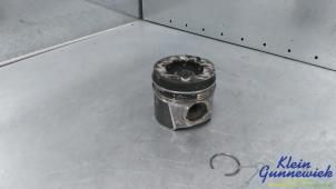 Gebruikte Zuiger Mercedes A-Klasse Prijs € 65,00 Margeregeling aangeboden door Klein Gunnewiek Autodemontage & Motorentechniek