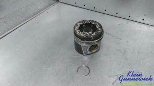 Gebruikte Zuiger Mercedes A-Klasse Prijs € 65,00 Margeregeling aangeboden door Klein Gunnewiek Autodemontage & Motorentechniek