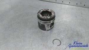 Gebruikte Zuiger Mercedes A-Klasse Prijs € 65,00 Margeregeling aangeboden door Klein Gunnewiek Autodemontage & Motorentechniek