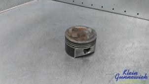 Gebruikte Zuiger Mercedes C-Klasse Prijs € 70,00 Margeregeling aangeboden door Klein Gunnewiek Autodemontage & Motorentechniek