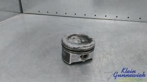 Gebruikte Zuiger Mercedes C-Klasse Prijs € 65,00 Margeregeling aangeboden door Klein Gunnewiek Autodemontage & Motorentechniek