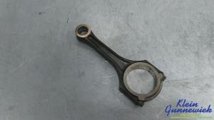 Gebruikte Drijfstang Mercedes Sprinter Prijs € 75,00 Margeregeling aangeboden door Klein Gunnewiek Autodemontage & Motorentechniek