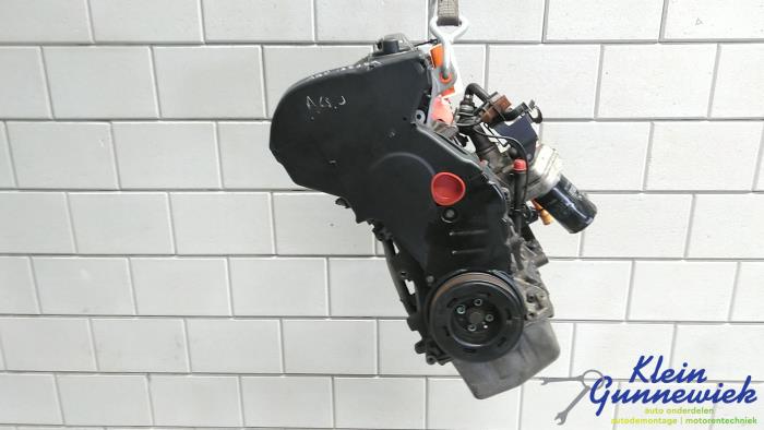 Motor van een Volkswagen Golf 2000