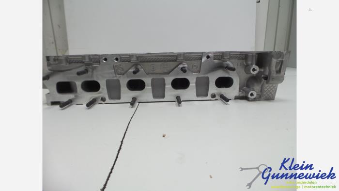 Cilinderkop van een Ford Transit 2015