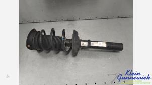 Gebruikte Schokdemperpoot rechts-voor Volkswagen Golf Sportsvan Prijs € 65,00 Margeregeling aangeboden door Klein Gunnewiek Autodemontage & Motorentechniek