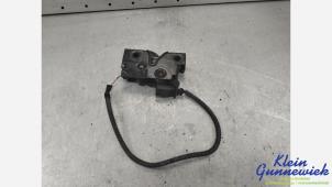 Gebruikte Motorkap Slotmechaniek Volkswagen Golf Sportsvan Prijs € 30,00 Margeregeling aangeboden door Klein Gunnewiek Autodemontage & Motorentechniek