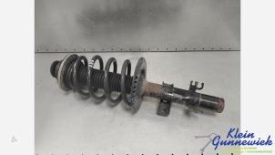 Gebruikte Schokdemperpoot links-voor Volkswagen Transporter Prijs € 70,00 Margeregeling aangeboden door Klein Gunnewiek Autodemontage & Motorentechniek