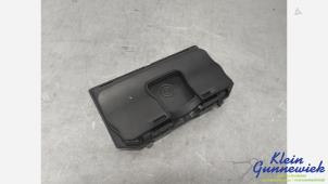 Gebruikte Draadloze oplader BMW 7-Serie Prijs € 75,00 Margeregeling aangeboden door Klein Gunnewiek Autodemontage & Motorentechniek