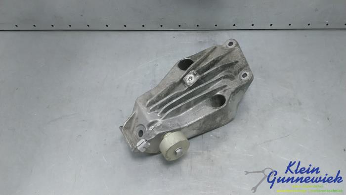 Gebruikte Motorrubber BMW 7-Serie Prijs € 33,00 Margeregeling aangeboden door Klein Gunnewiek Autodemontage & Motorentechniek