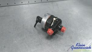 Gebruikte Koelvloeistof pomp BMW 7-Serie Prijs € 95,00 Margeregeling aangeboden door Klein Gunnewiek Autodemontage & Motorentechniek