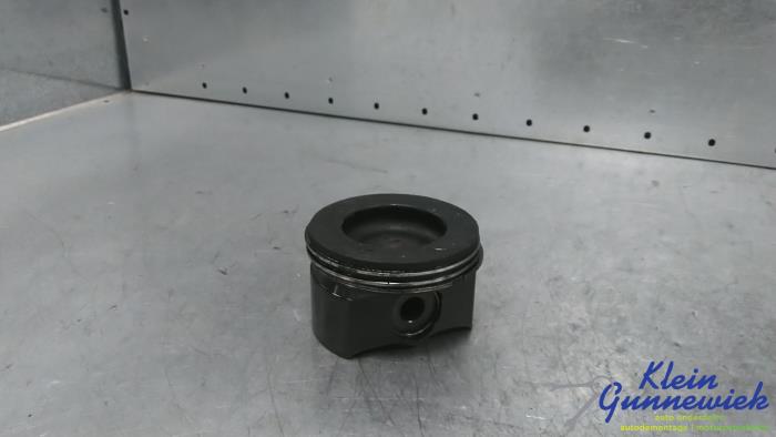 Gebruikte Zuiger Volkswagen Golf Prijs € 92,00 Margeregeling aangeboden door Klein Gunnewiek Autodemontage & Motorentechniek