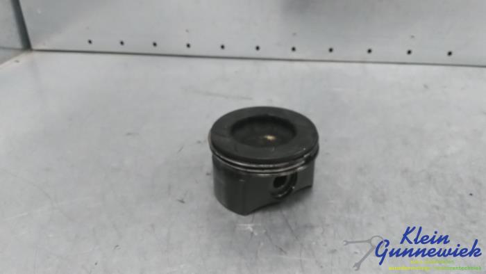 Gebruikte Zuiger Volkswagen Golf Prijs € 92,00 Margeregeling aangeboden door Klein Gunnewiek Autodemontage & Motorentechniek