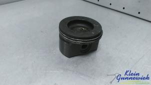 Gebruikte Zuiger Volkswagen Golf Prijs € 100,00 Margeregeling aangeboden door Klein Gunnewiek Autodemontage & Motorentechniek